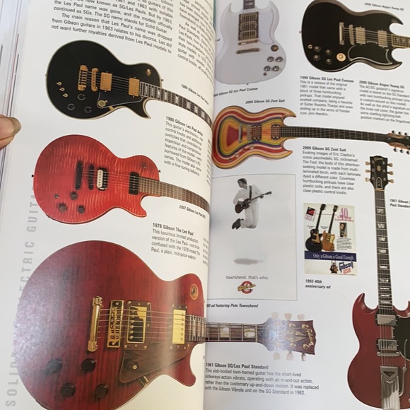 NWOT The Ultimate Guitar Sourcebook by Tony Bacon Hardcover - Picture 10 of 16